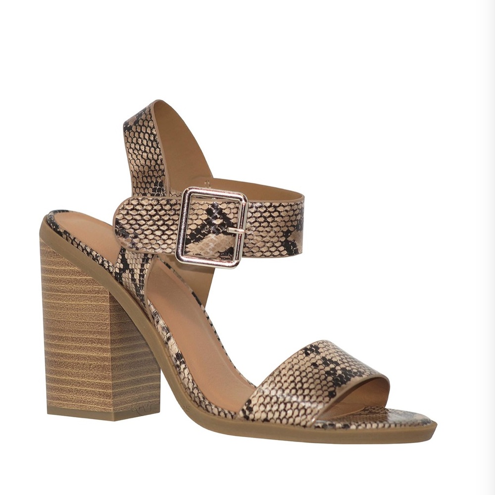 NWOT Ankle Strap Snakeskin Block Heeled Sandals